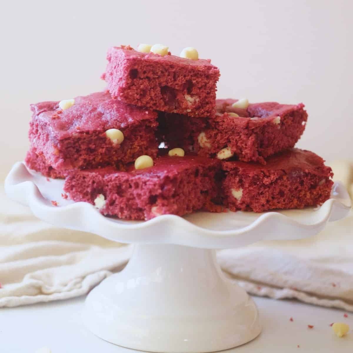 Red Velvet Brownies (Plus 2 Cute Ideas To Gift Them!)